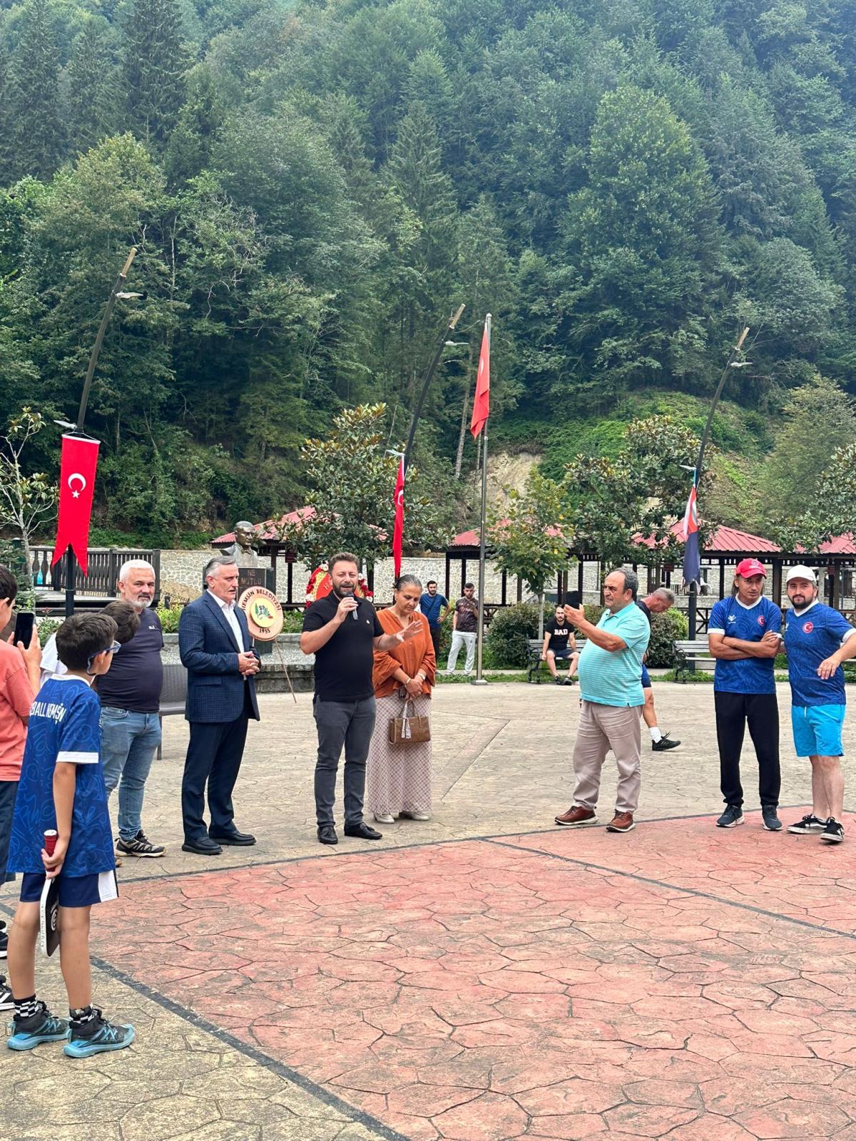 2000 nüfuslu Hemşin'de 300 seyirci: Zafer Bayramı Pickleball Turnuvası — 2