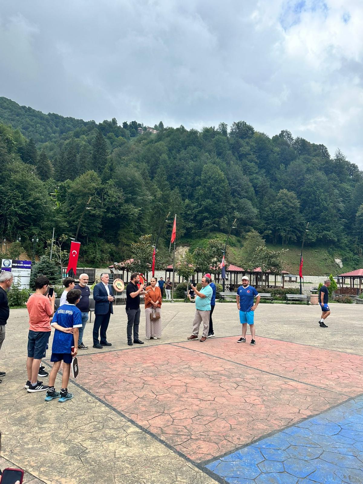 2000 nüfuslu Hemşin'de 300 seyirci: Zafer Bayramı Pickleball Turnuvası — 8